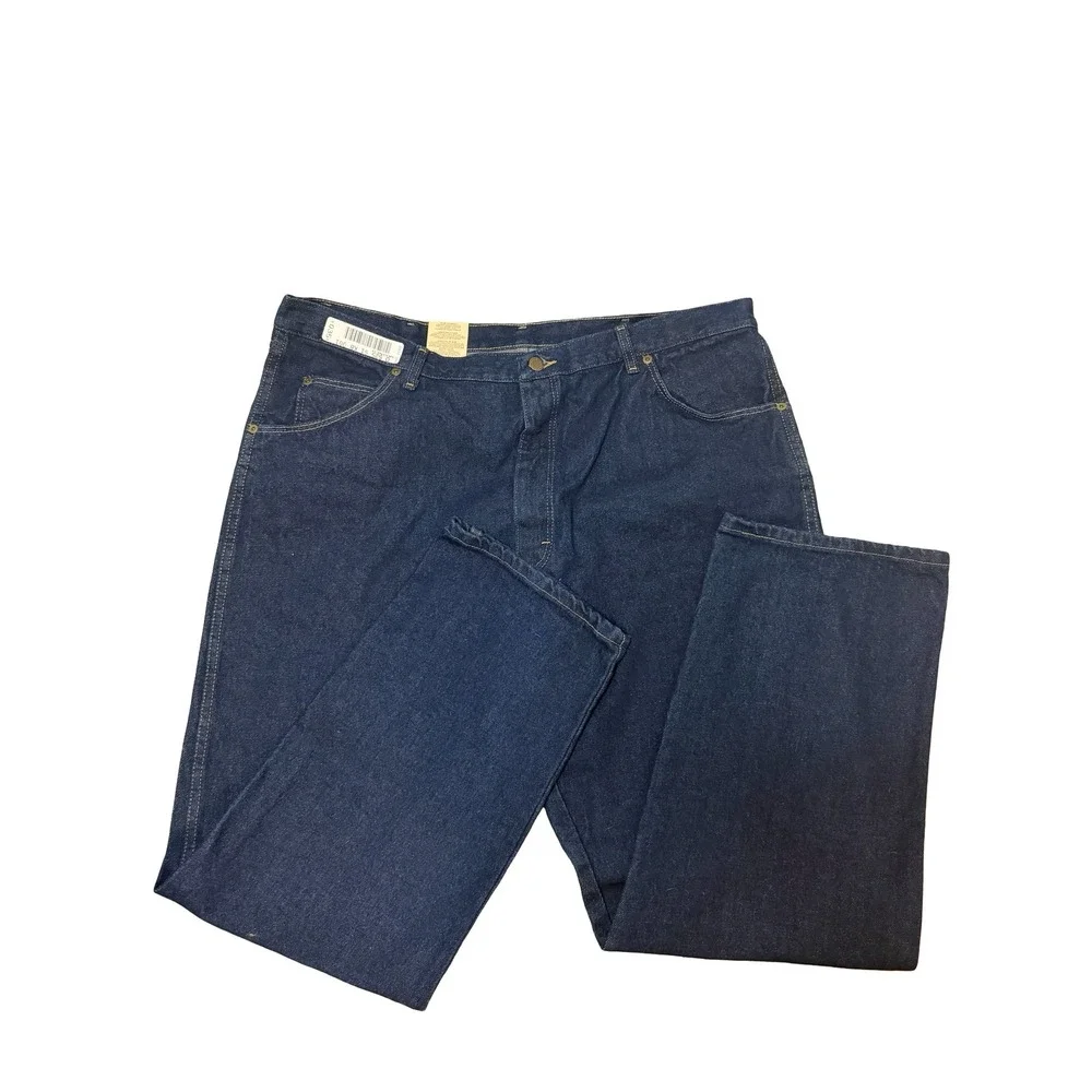 Wrangler Rugged Wear Classic Fit Jeans Mens 42x30 Indigo Blue Denim 39902PW
